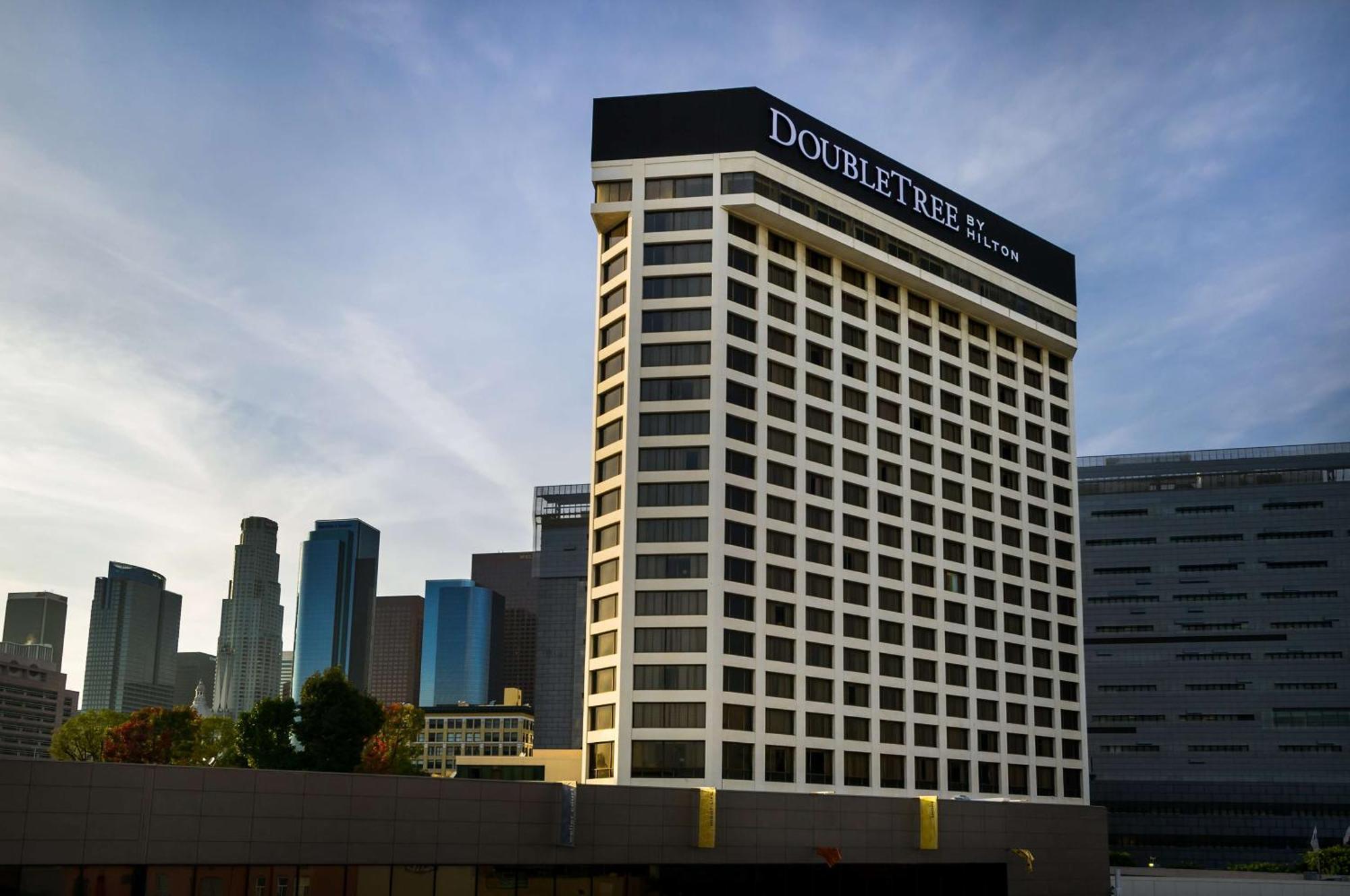 Doubletree By Hilton Los Angeles Downtown Exterior photo